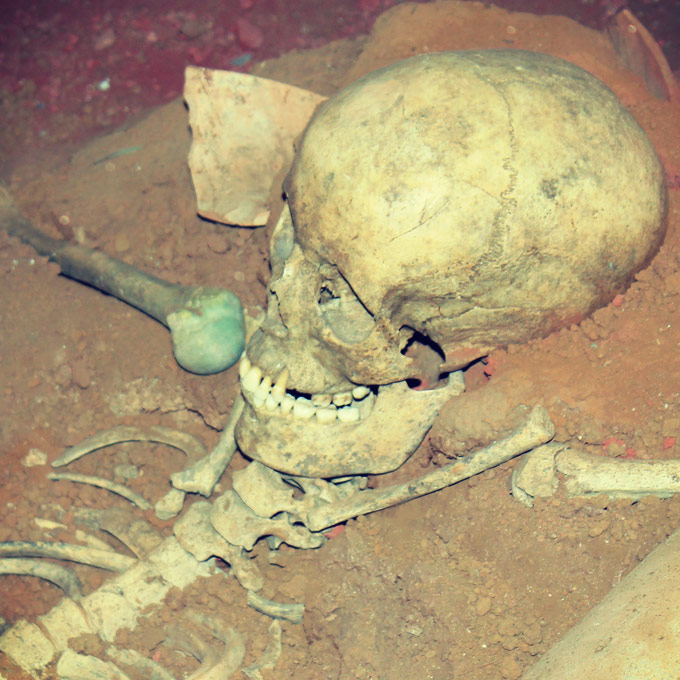 Esquelet humà d'una noia trobat al Parc Arqueològic de Guissona
